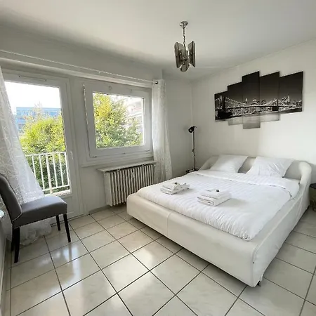 Les Menestrels Apartment *